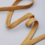 0,1 m flache 15 mm Baumwollkordel mustard
