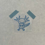 Eigenproduktion 1 Stück kleines flauschiges Bügelbild "Axolotl" blau